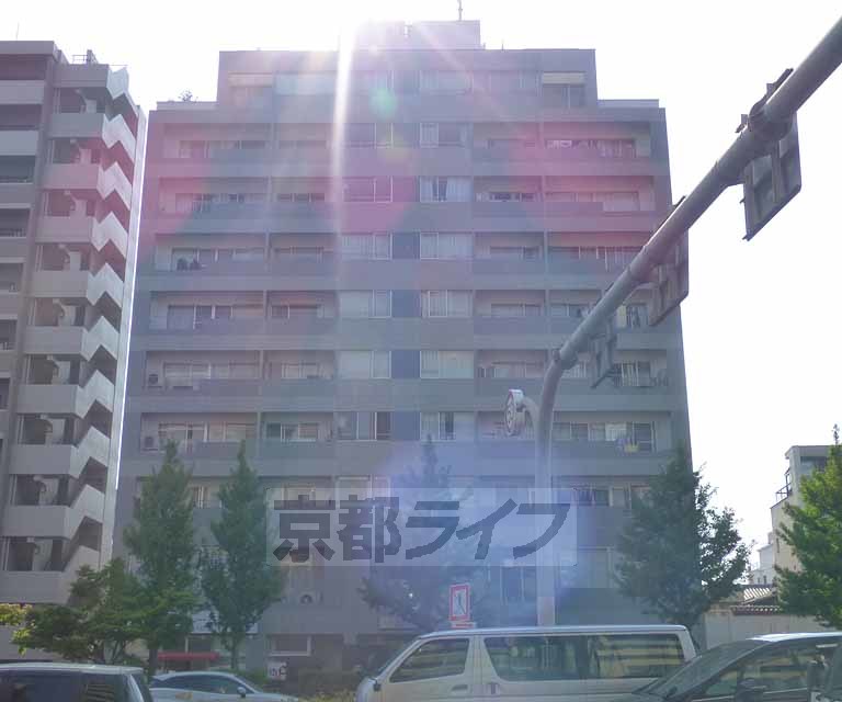 京都市中京区錦堀川町のマンションの建物外観