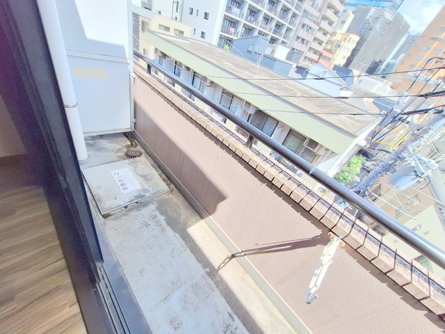 【渋谷区本町のマンションのバルコニー】