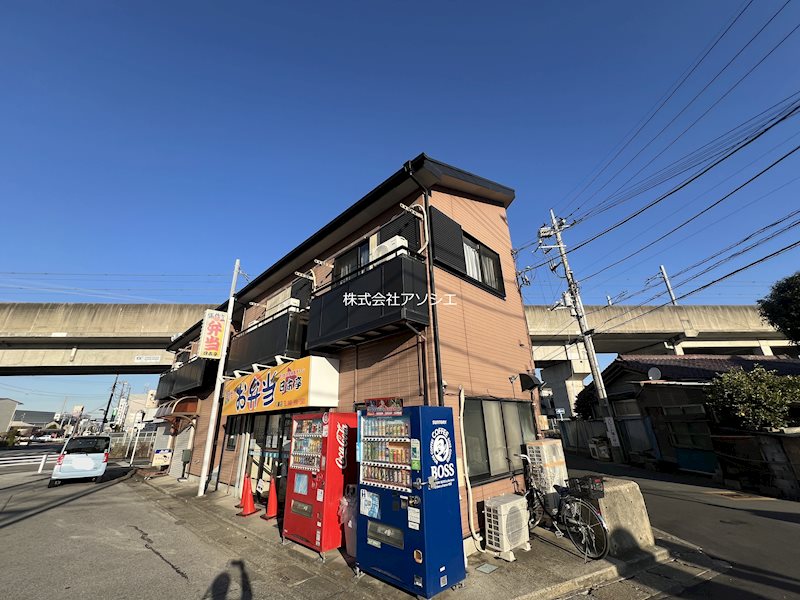 織田ストアーの建物外観