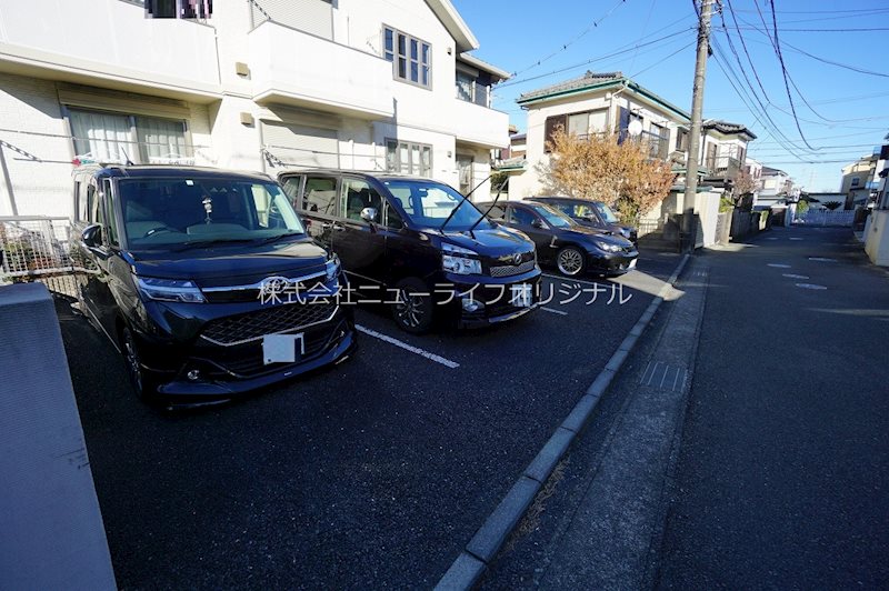 【アルカンシエル湘南Bの駐車場】