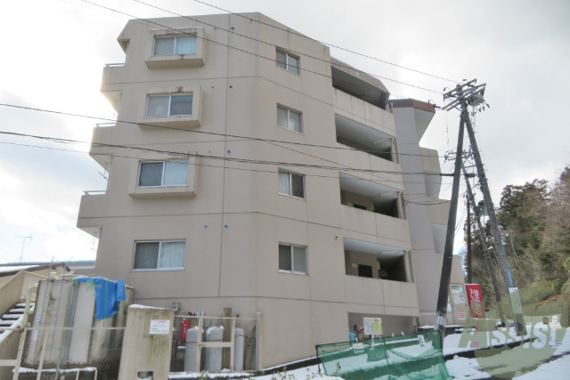 仙台市太白区八木山本町のマンションの建物外観