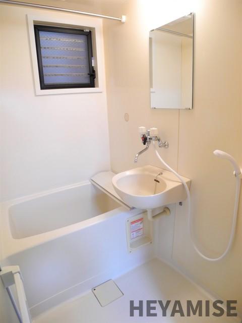 バス・シャワールーム　※反転類似間取りの別のお部屋の写真です※現況を優先します