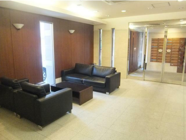 ロビー　落ち着いたロビーです