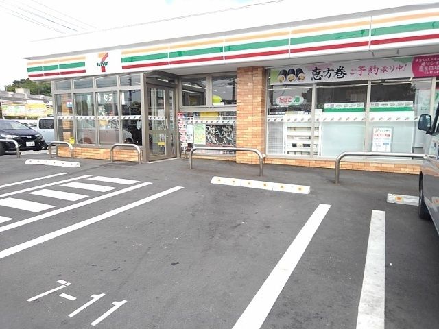 コンビニ　セブンイレブンうるま赤道店（コンビニ）まで600m