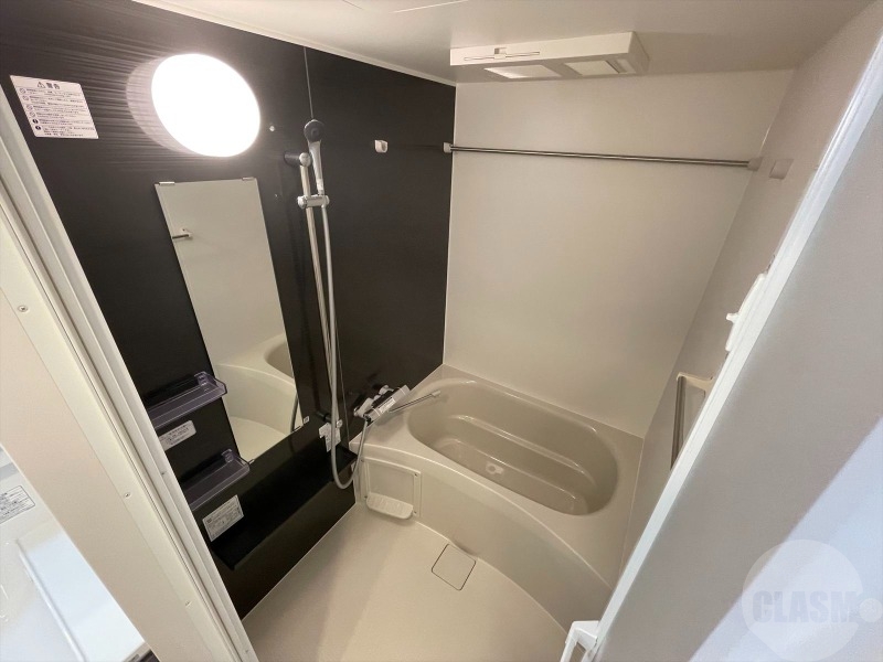 バス・シャワールーム　追炊き・浴室乾燥付きのバスルーム