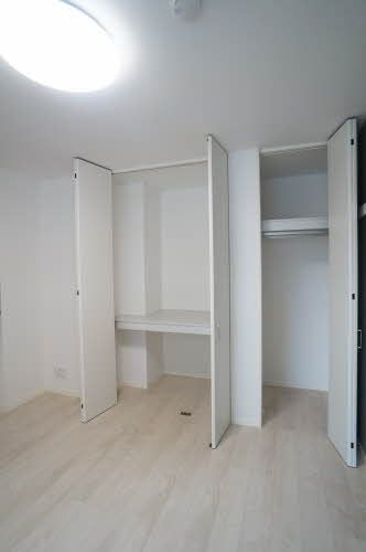 収納　洋室　収納