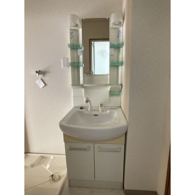 洗面設備　シャワー付き