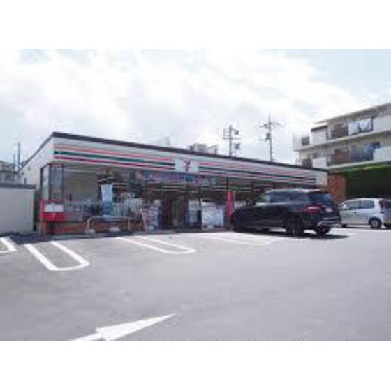 コンビニ　セブンイレブン（コンビニ）まで360m