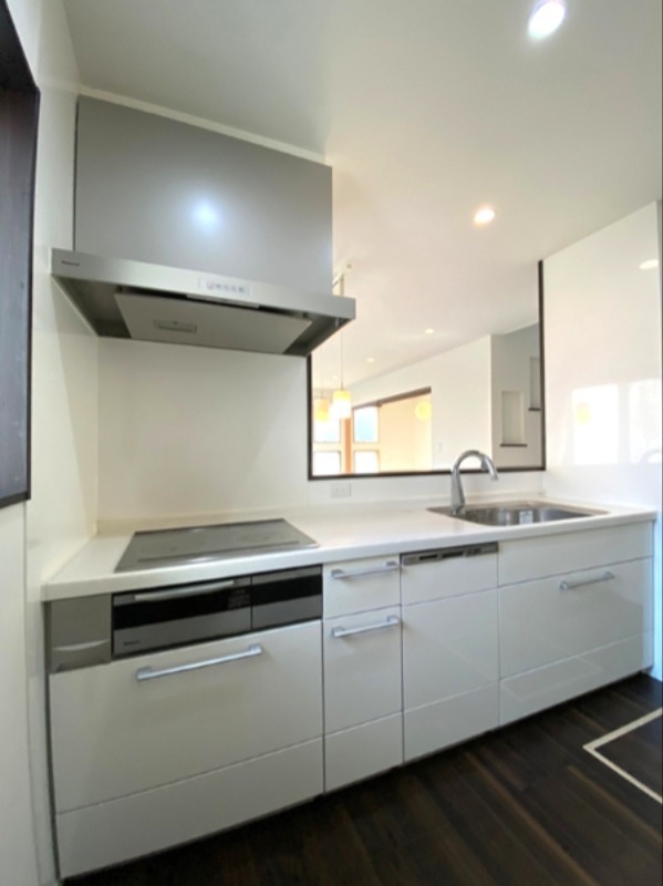 キッチン　グリル付きのシステムキッチンです。