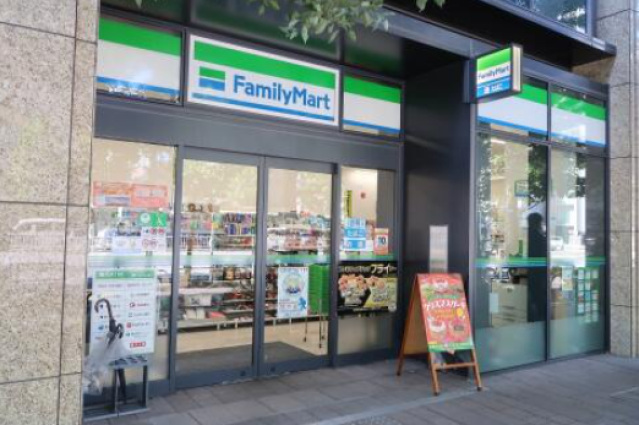 コンビニ　ファミリーマート文京春日白山通り店（コンビニ）まで84m