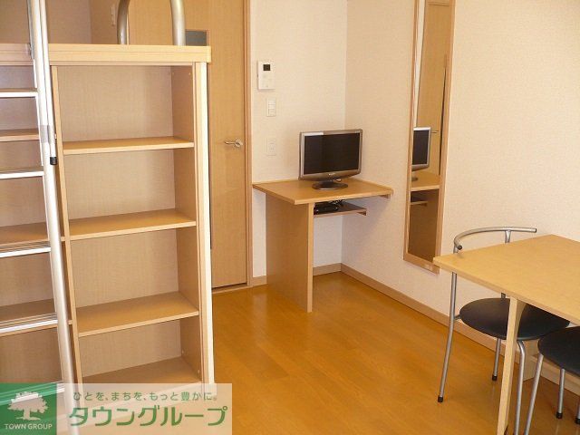 居室・リビング　１階はフローリングです。