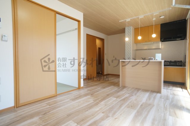 居室・リビング　参考、同建物・反転間取りの号室
