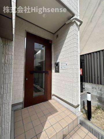 エントランス　ゆとりのあるエントランスです