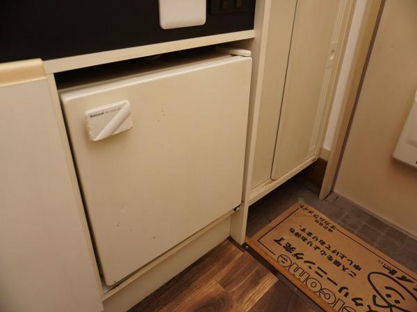 キッチン　ミニ冷蔵庫付