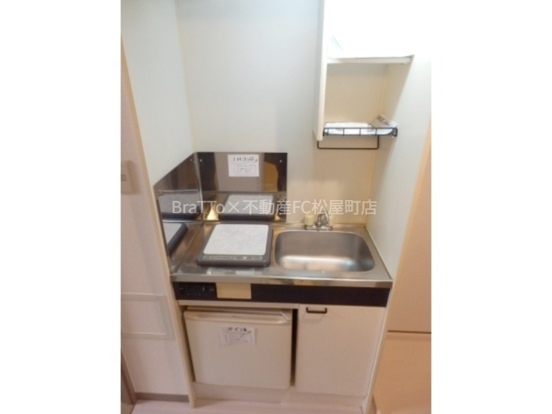 キッチン　キッチン（１口ＩＨコンロ）冷蔵庫付き