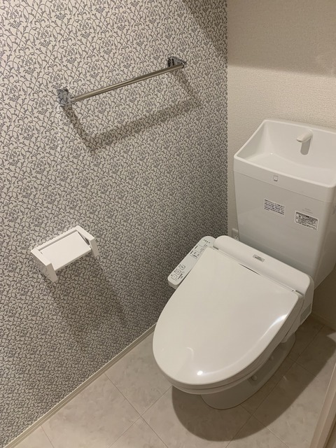 トイレ　同一施工会社同一仕様写真