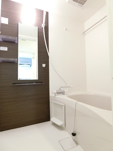 バス・シャワールーム　「バス・トイレ別です」