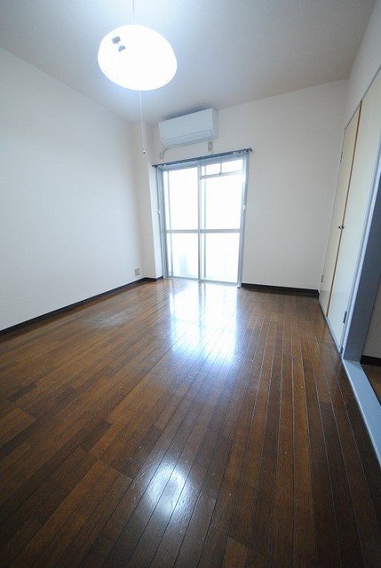 居室・リビング　写真は２０２号室