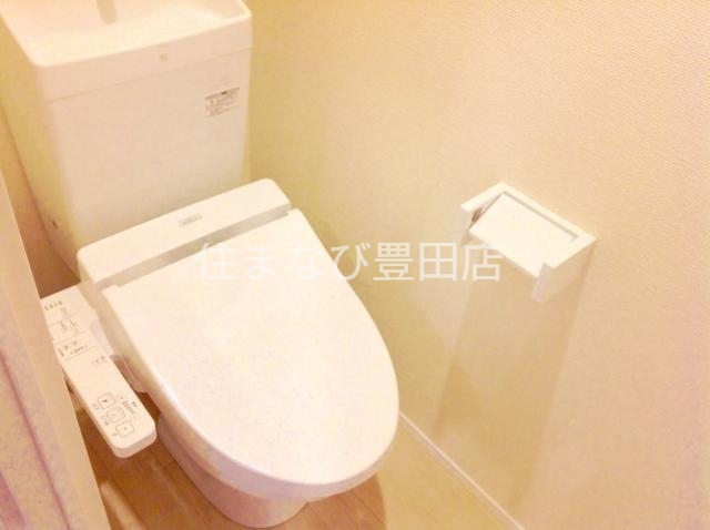 トイレ　同型写真