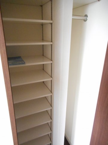 収納　シューズボックス