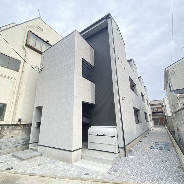 建物外観　青梅駅まで徒歩14分・築浅アパート♪