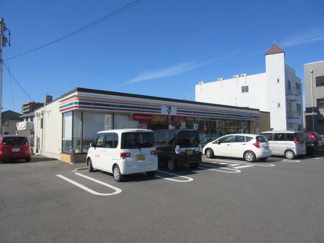 コンビニ　セブンイレブン（コンビニ）まで500m