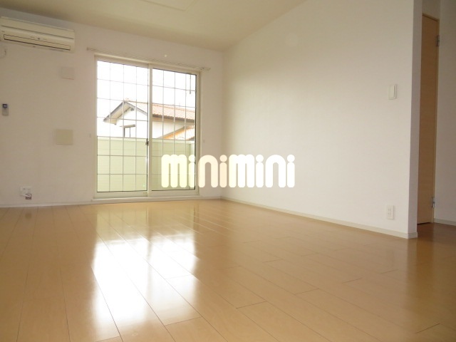 居室・リビング　反転タイプ参照