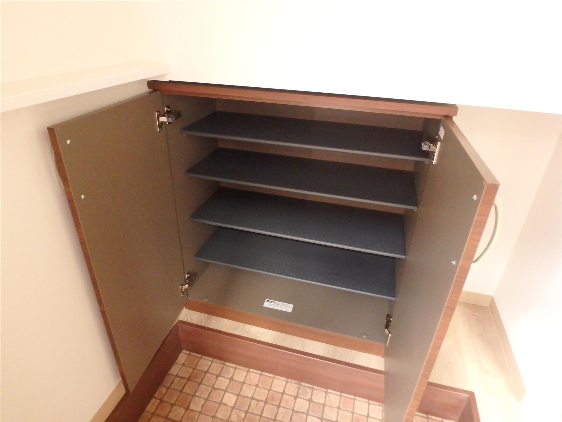 玄関　シューズボックス付きの玄関です