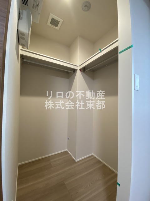 収納　奥行のあるウォークインクローゼットならお荷物多い方でも安心☆