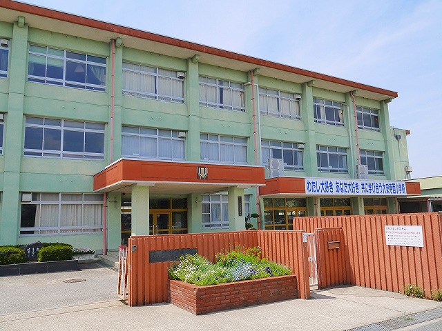 小学校　奈良市立大安寺西小学校（小学校）まで477m