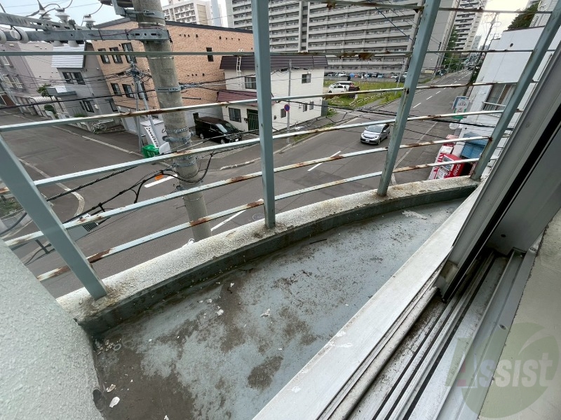 バルコニー　バルコニーが付いていますので一息ついてみてはいかがですか。