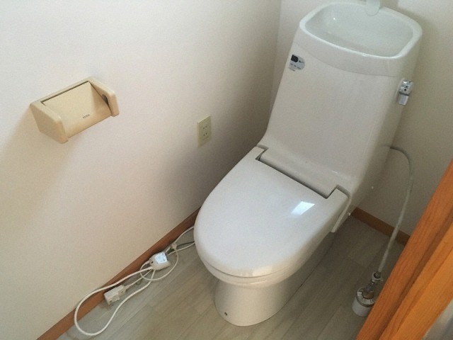 西野6条4丁目戸建のトイレ写真