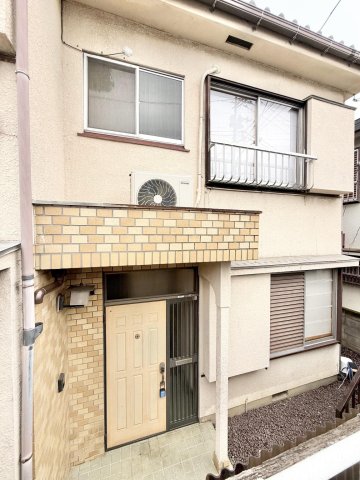 建物外観　ベージュを基調とした落ち着きのある外観が魅力的