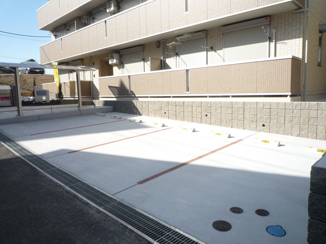 駐車場　敷地内駐車場（要空き確認）