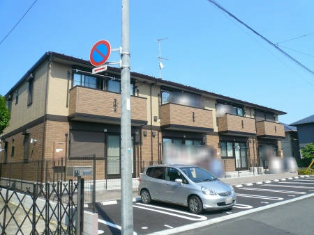 建物外観　２階建て