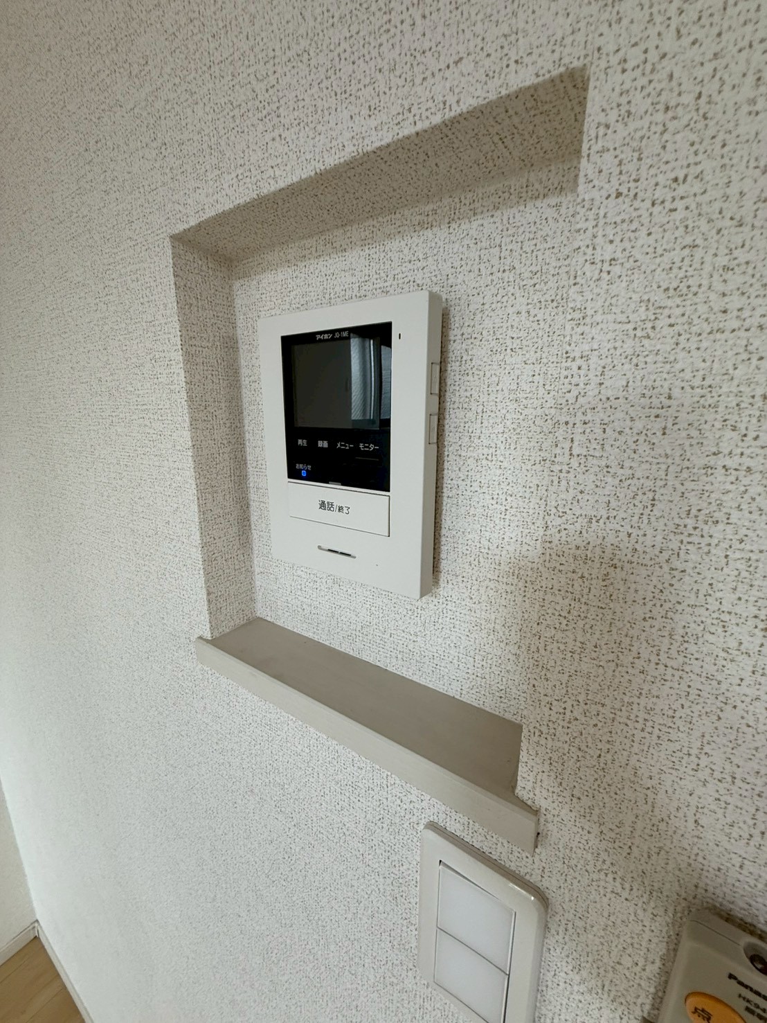 セキュリティ　TVモニター付インターホン