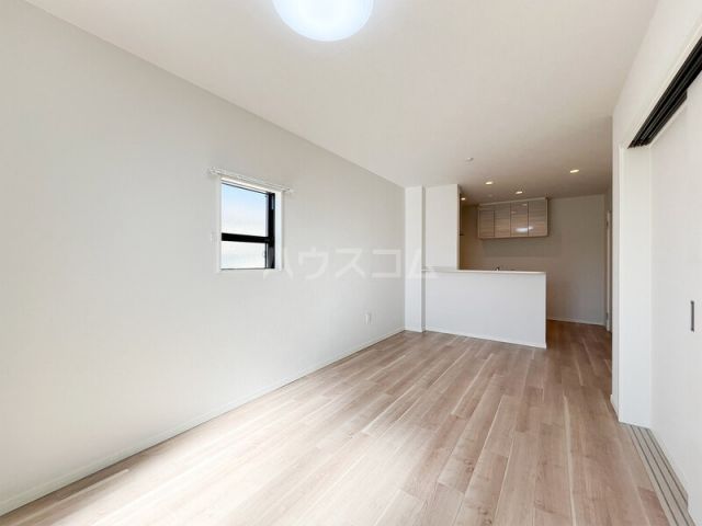 ゼファー今里の居間写真