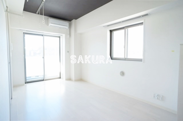 居室・リビング　開放感のあるゆったりとしたお部屋です♪