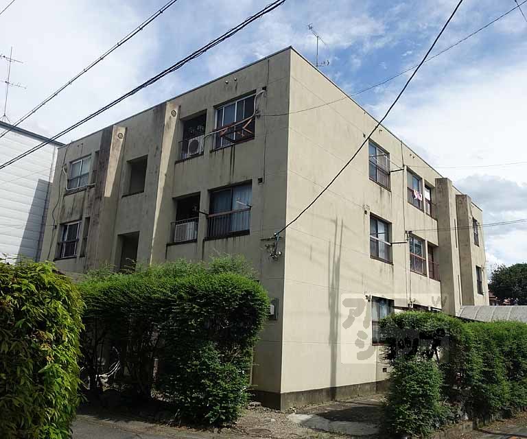 春日マンションの外観写真