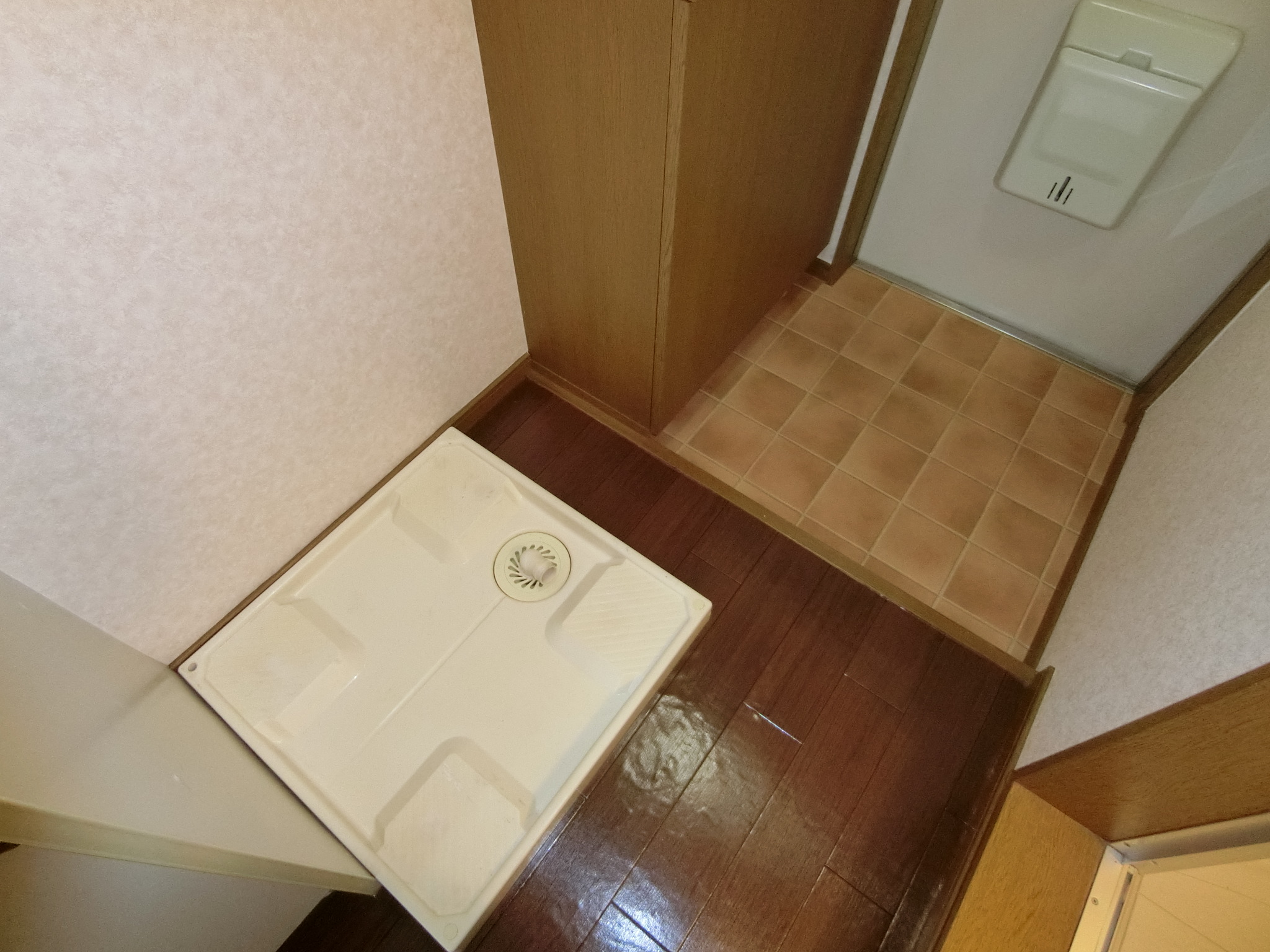 洗面設備　室内に洗濯機置き場を完備です☆