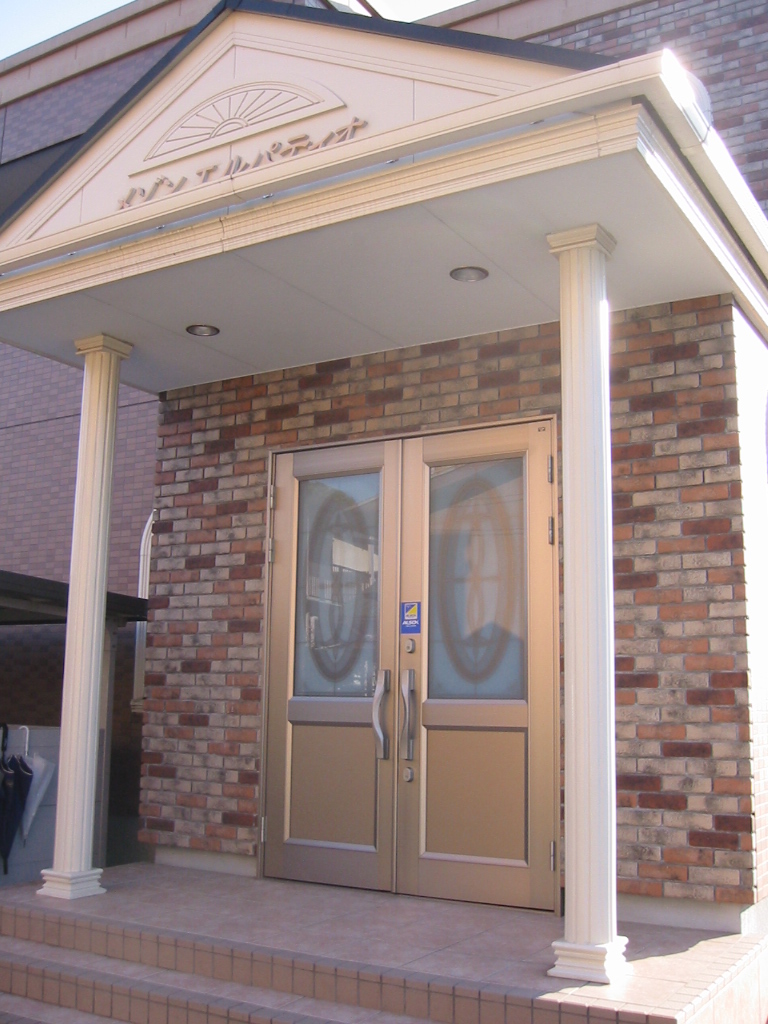 エントランス　オートロック付き