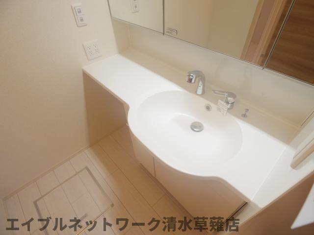 洗面設備　使いやすい洗面所です
