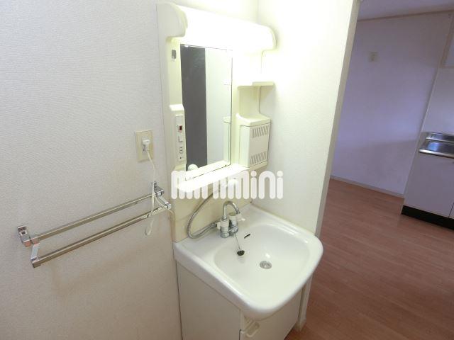 洗面設備　歯磨きや洗顔はこちらでできます。