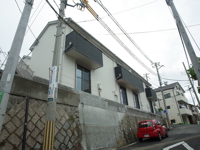神戸市長田区池田上町のアパートの建物外観