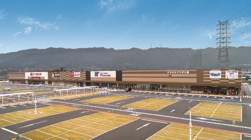 ショッピングセンター　ユニクロアクロスプラザ八尾店（ショッピングセンター）まで1145m