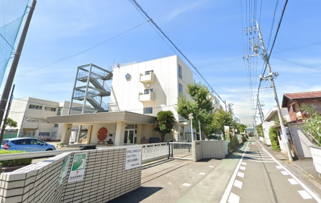 小学校　焼津市立焼津南小学校（小学校）まで700m