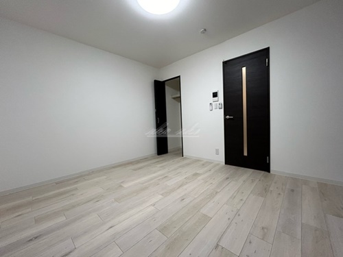 その他部屋・スペース　ベッド、机椅子、テレビ、掃除など家具家電を賃料内で設置