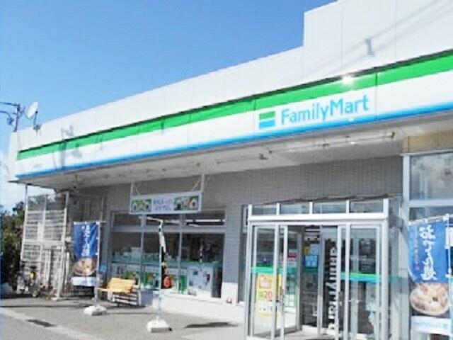 コンビニ　ファミリーマート秋田割山店（コンビニ）まで1155m
