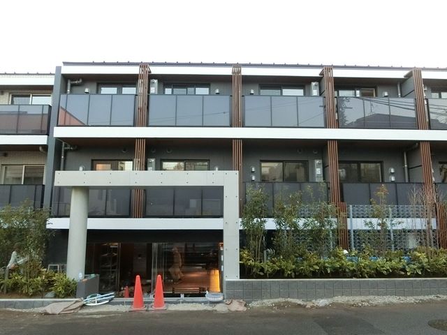 目黒区柿の木坂のマンションの建物外観