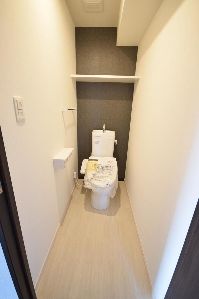 トイレ　ウォシュレット付き